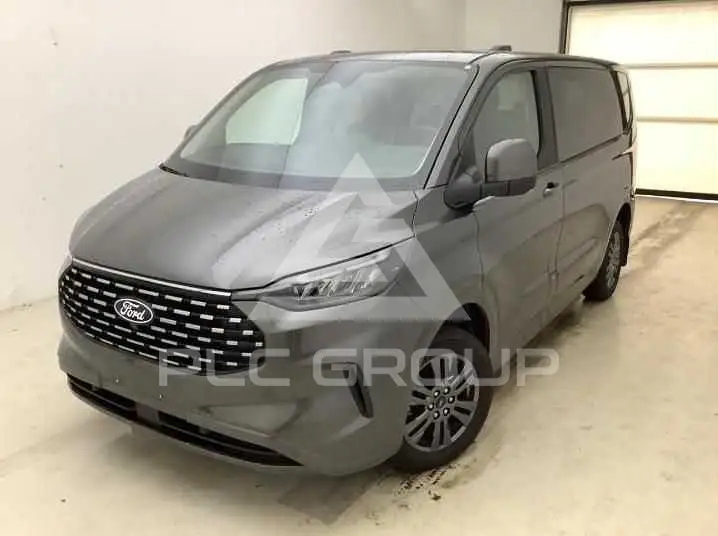 2025 Ford Tourneo