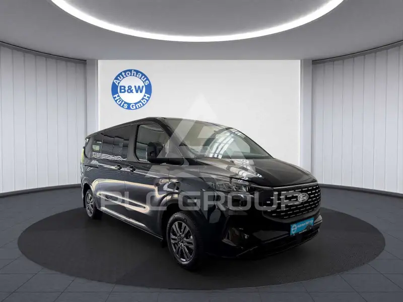 2025 Ford Tourneo