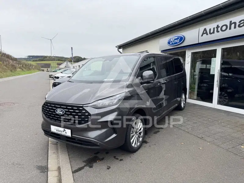 2025 Ford Tourneo