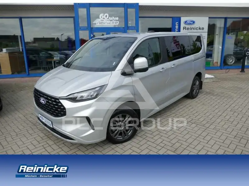 2025 Ford Tourneo
