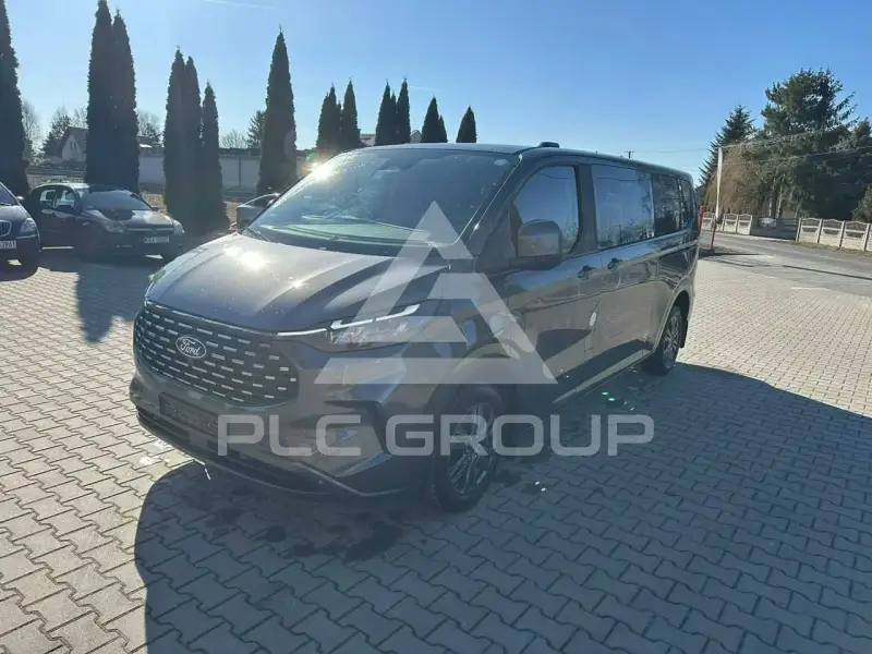 2025 Ford Tourneo