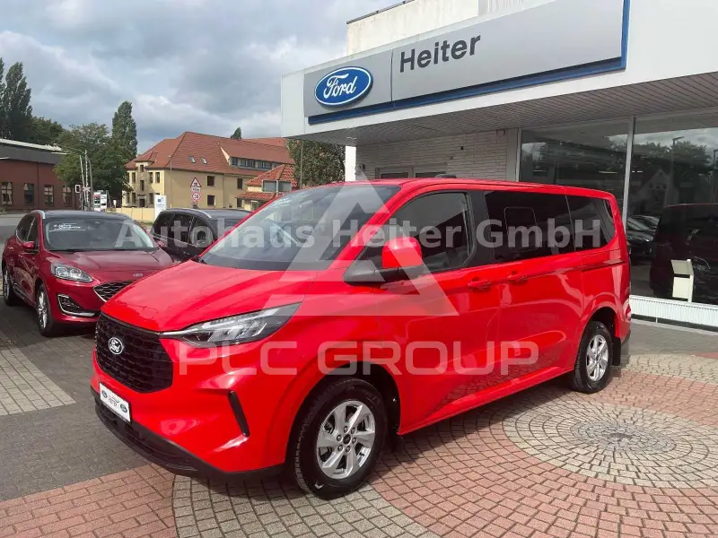 2025 Ford Tourneo