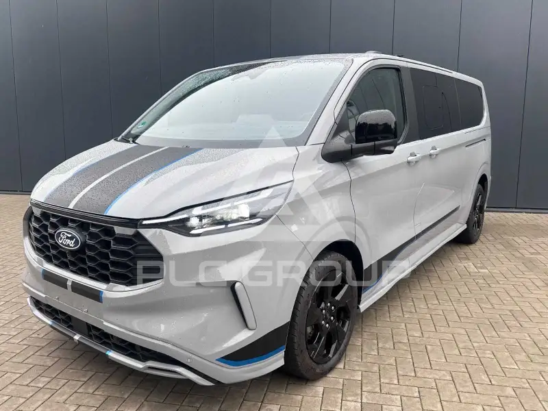 2025 Ford Tourneo