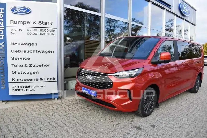 2025 Ford Tourneo