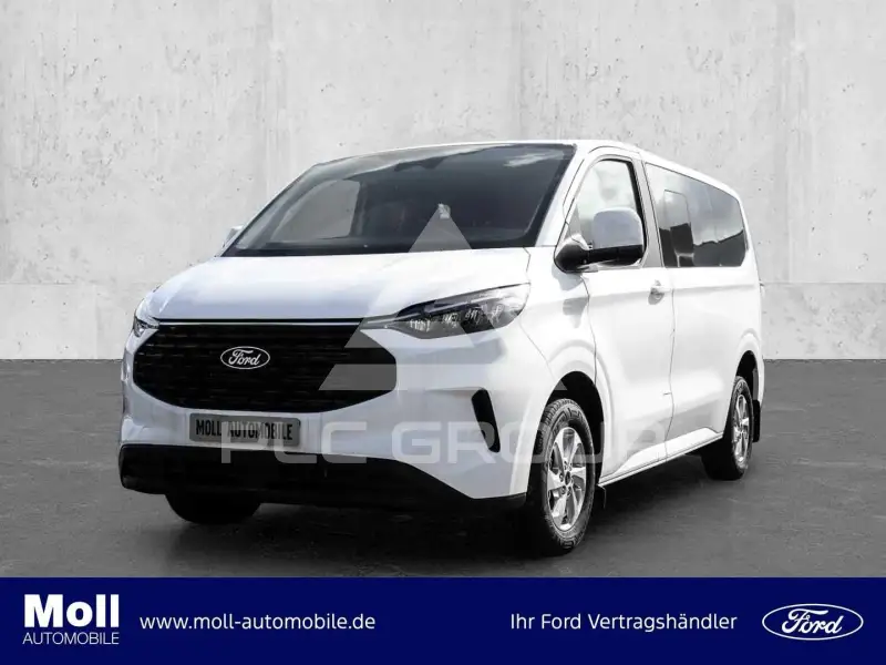 2025 Ford Tourneo