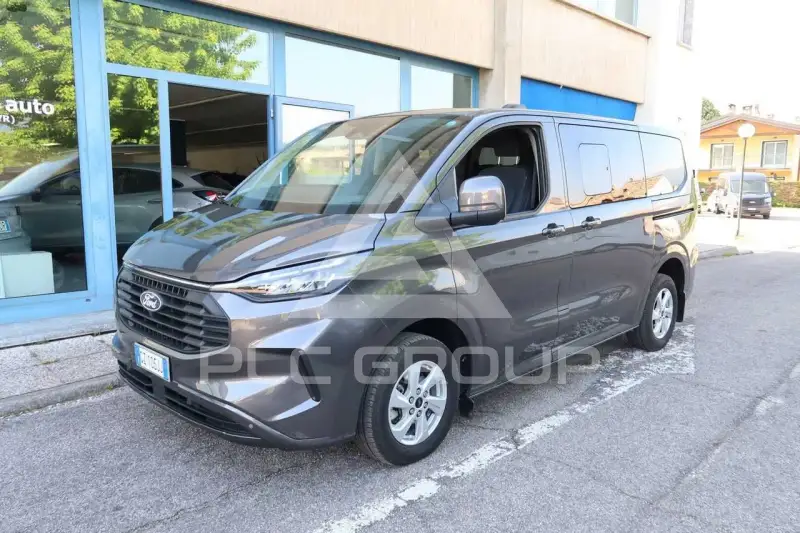 2025 Ford Tourneo