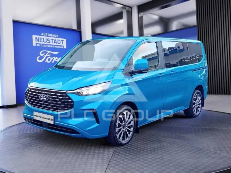 2025 Ford Tourneo