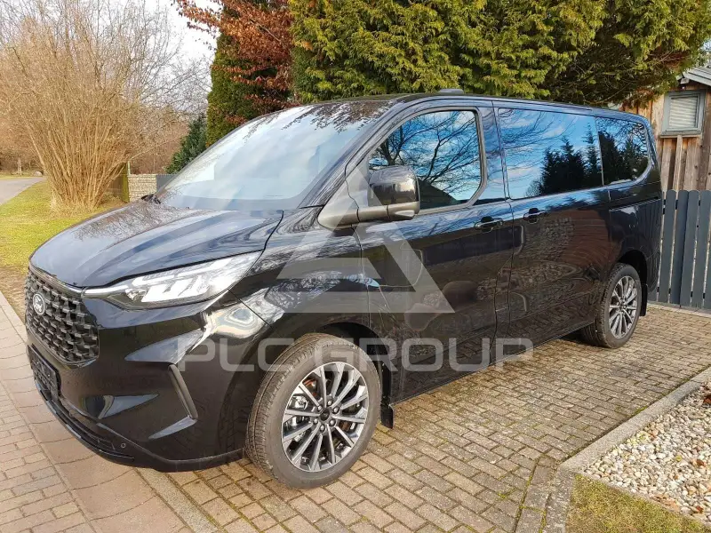 2025 Ford Tourneo