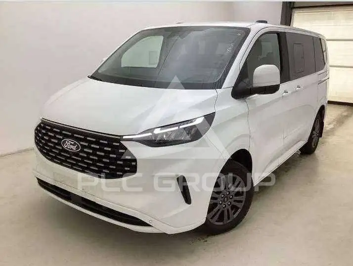 2025 Ford Tourneo