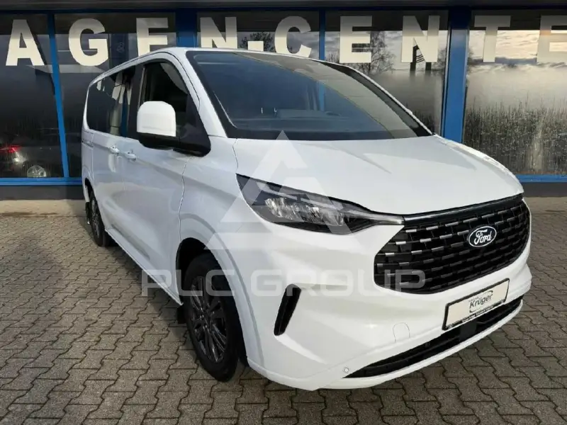 2025 Ford Tourneo