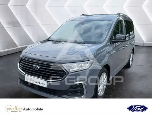 2025 Ford Tourneo