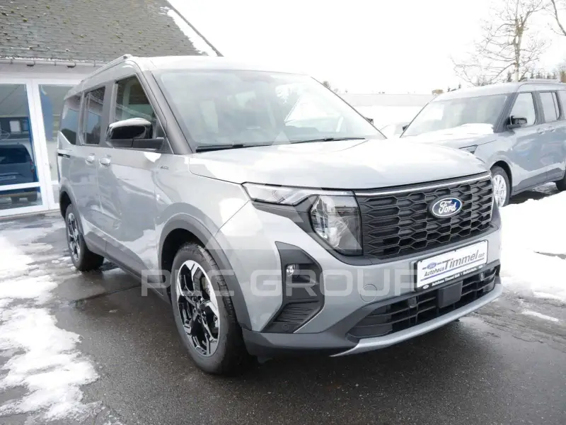 2025 Ford Tourneo