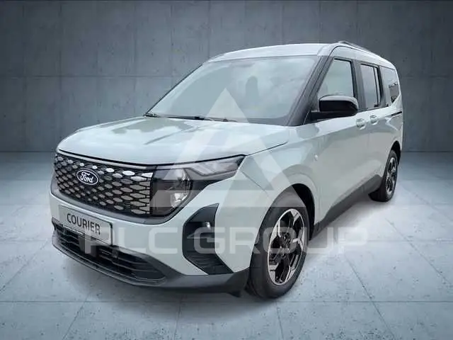 2025 Ford Tourneo