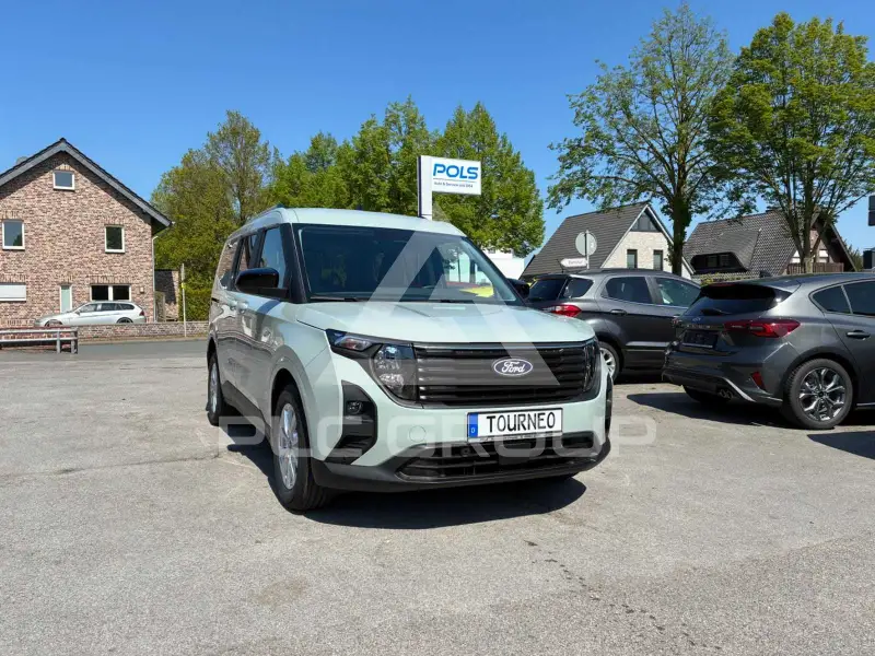 2025 Ford Tourneo