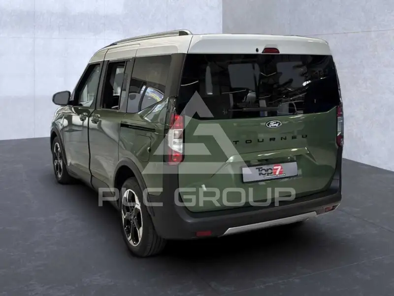 2025 Ford Tourneo