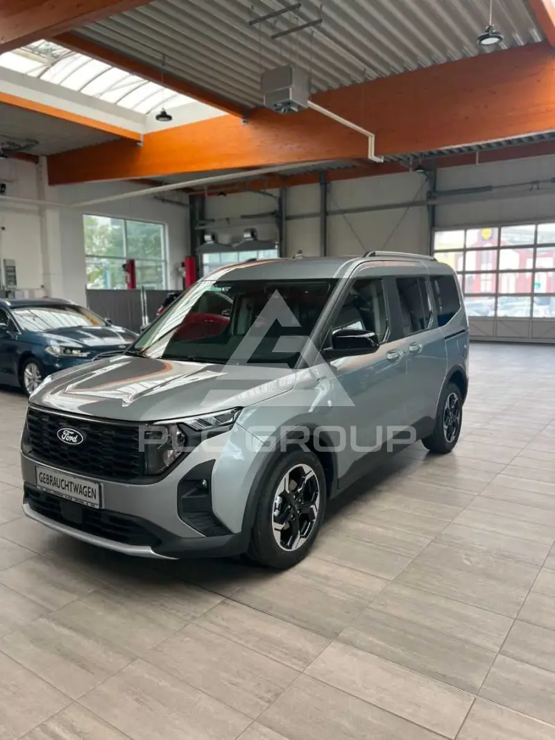 2025 Ford Tourneo
