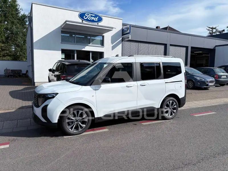 2025 Ford Tourneo