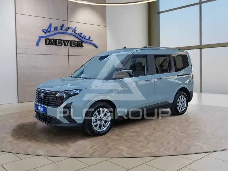 2025 Ford Tourneo