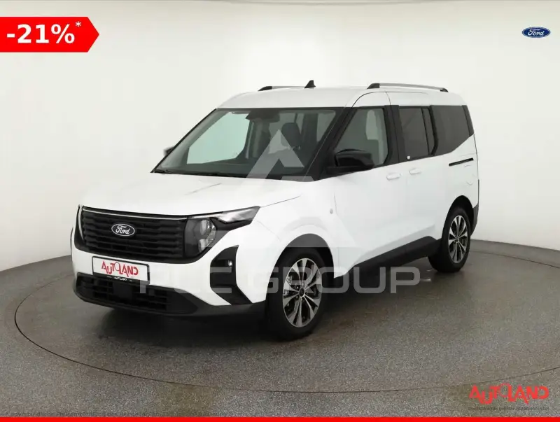2025 Ford Tourneo