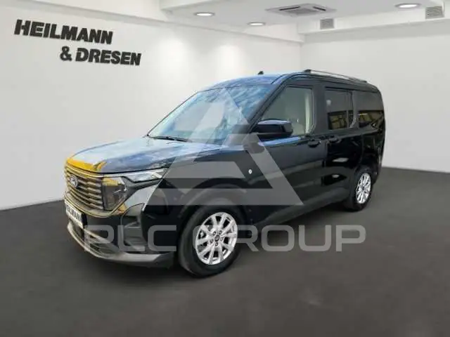 2025 Ford Tourneo
