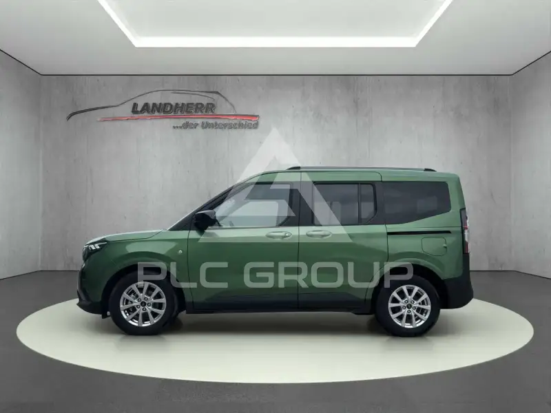 2025 Ford Tourneo