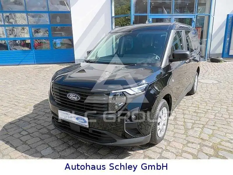 2025 Ford Tourneo
