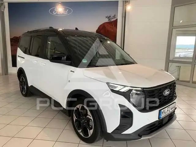 2025 Ford Tourneo
