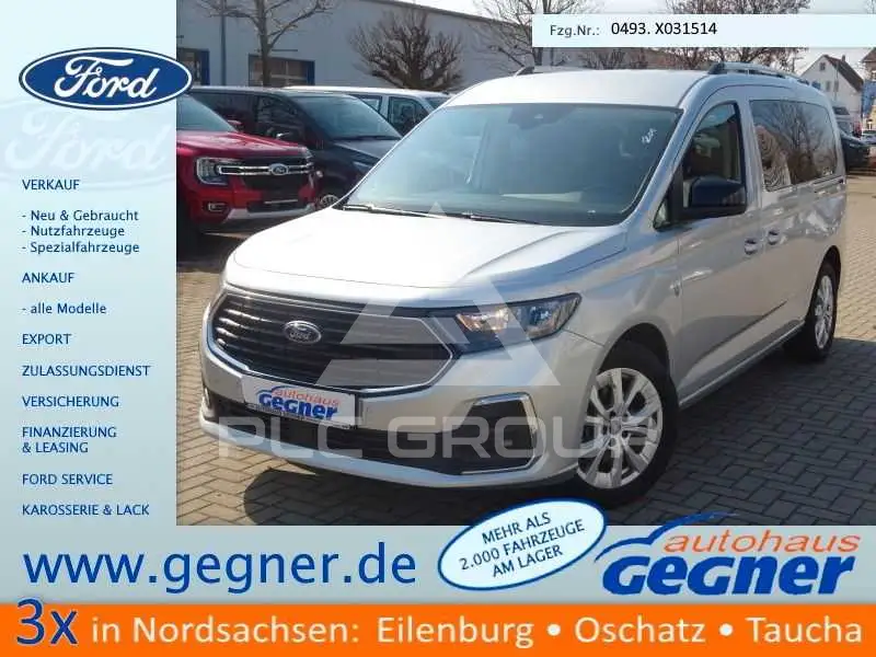 2025 Ford Tourneo