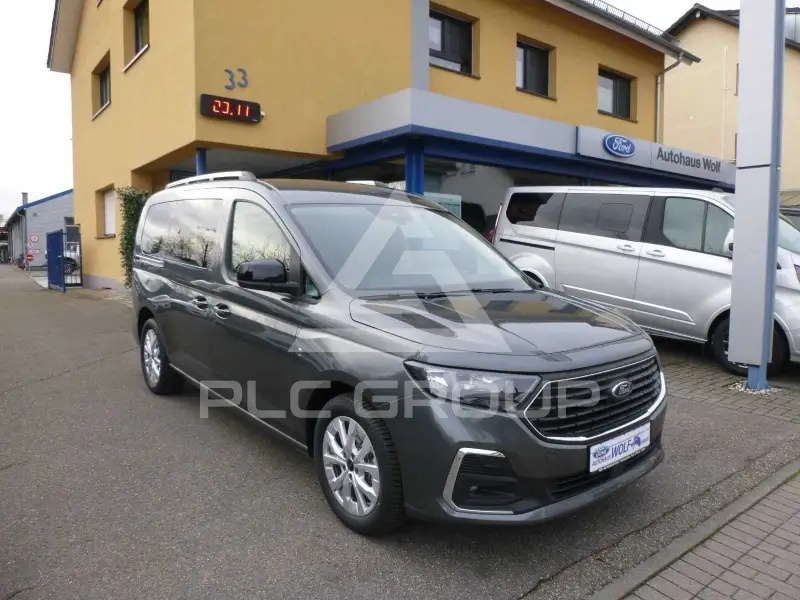 2025 Ford Tourneo