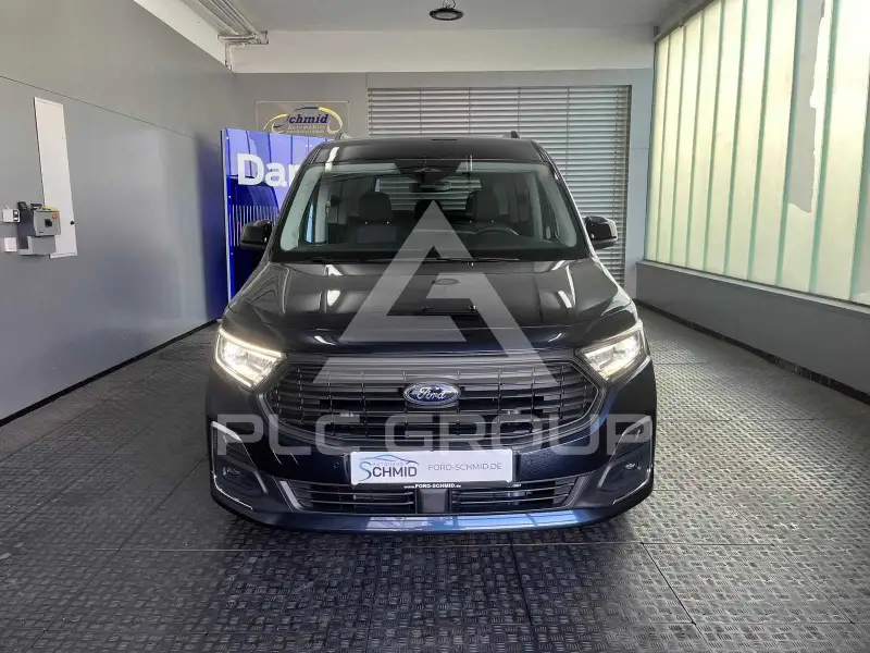 2025 Ford Tourneo