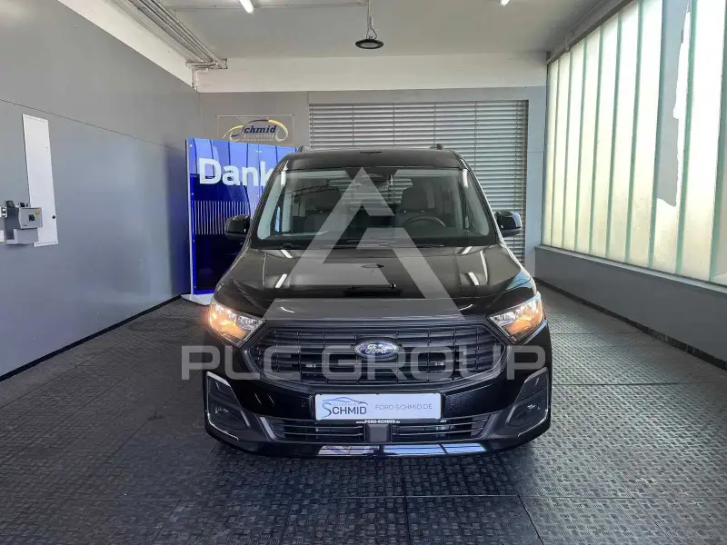 2025 Ford Tourneo