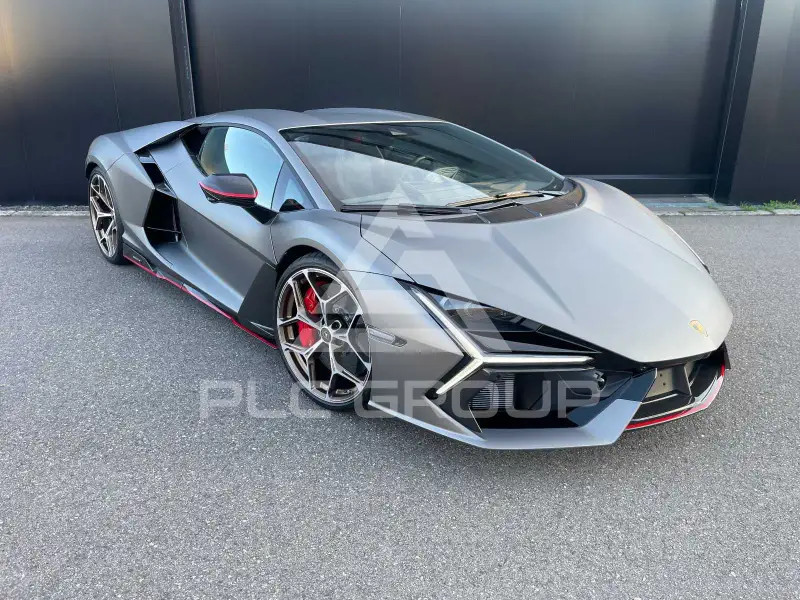 2025 Lamborghini Revuelto
