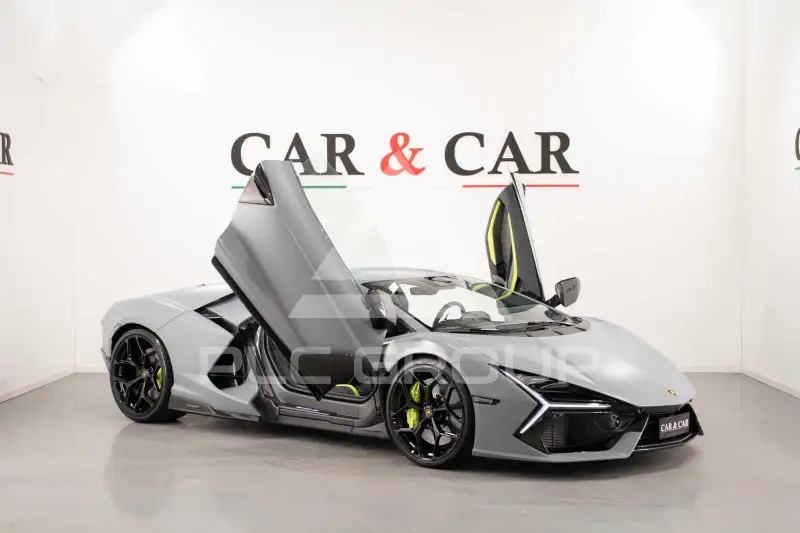 2025 Lamborghini Revuelto
