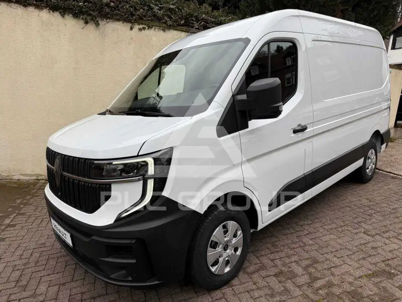2025 Renault Master