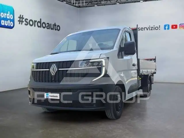 2025 Renault Master