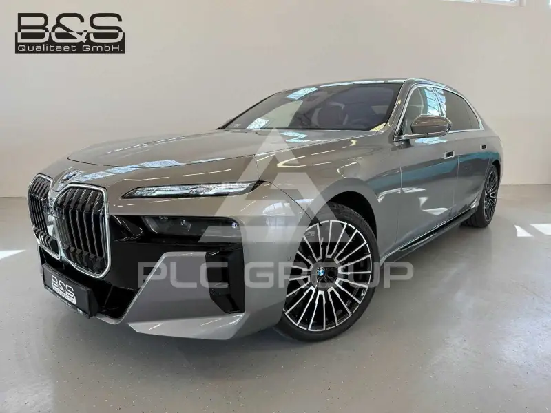 2026 BMW 740