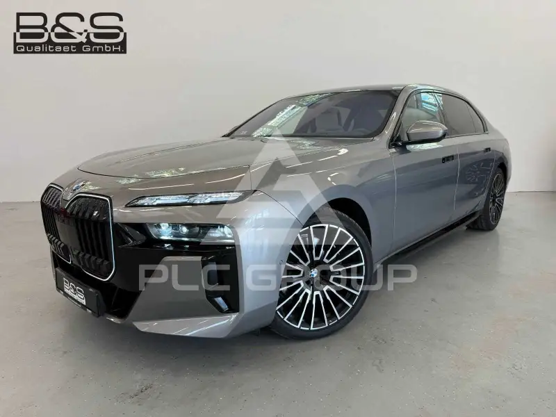 2026 BMW 740