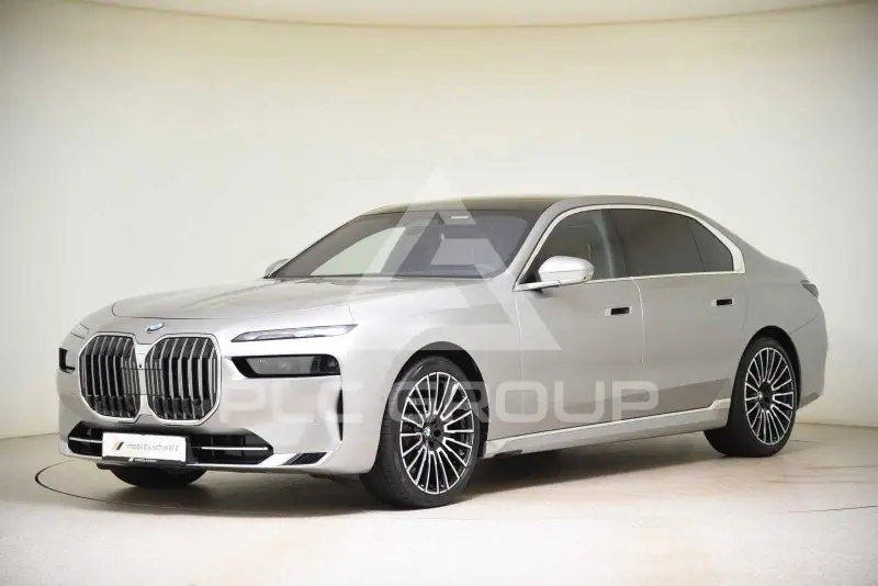 2026 BMW 740