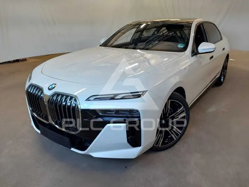 2026 BMW 740