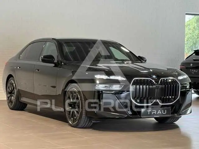 2026 BMW 740