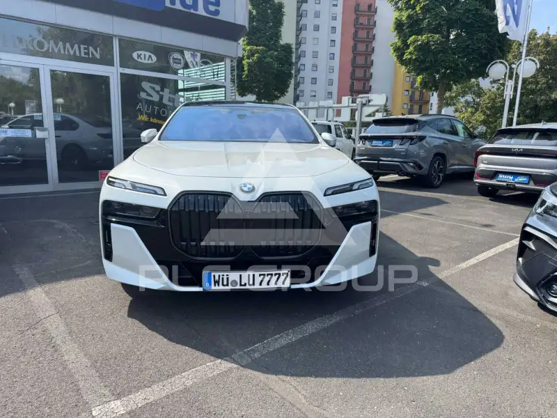 2026 BMW 740