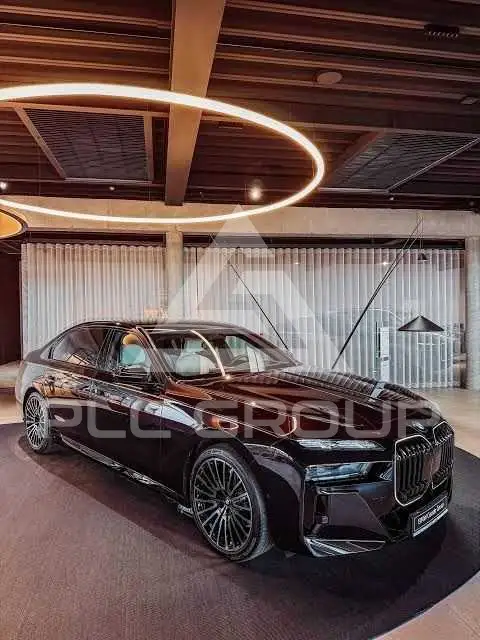 2026 BMW 740