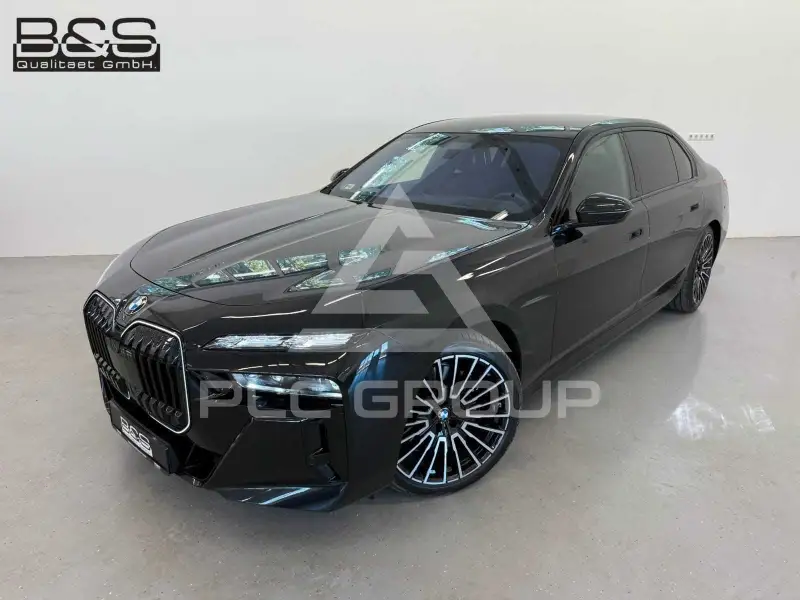 2026 BMW 740