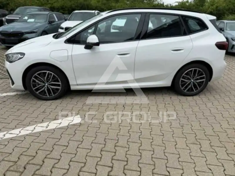 2026 BMW 230