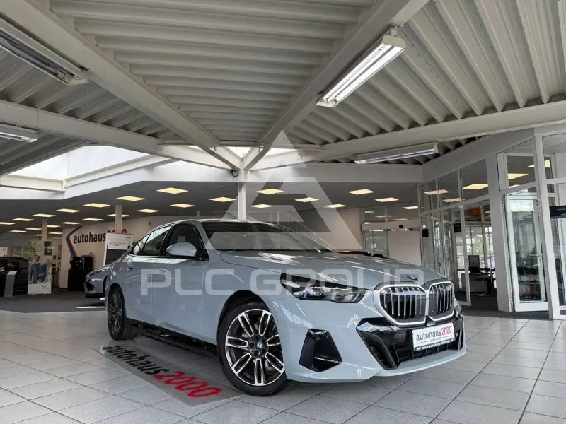 2026 BMW 530