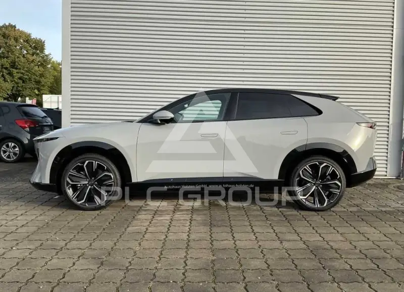 2026 Mazda CX-6e (EZ-60)