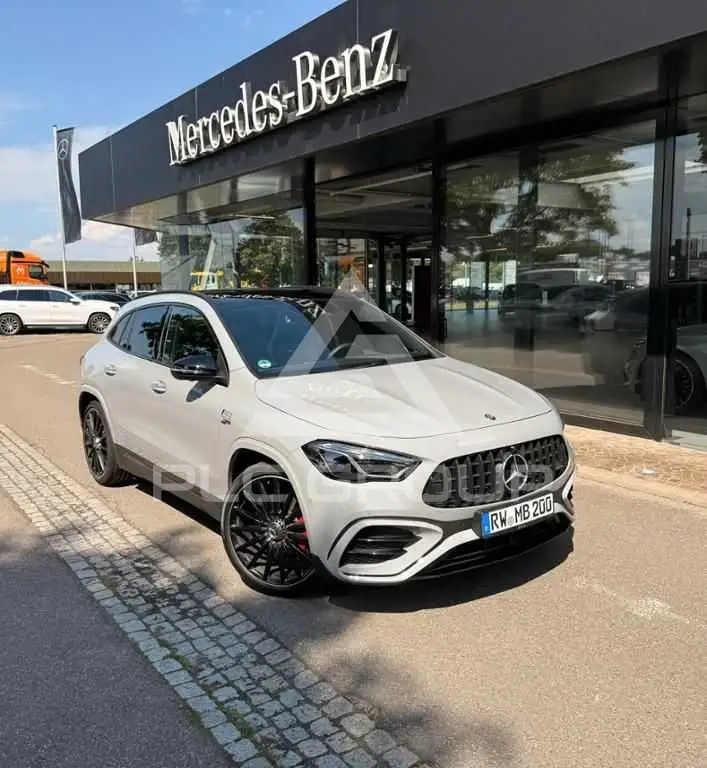 2026 Mercedes Benz GLA 35 AMG