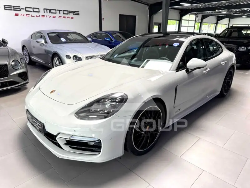 2026 Porsche Panamera