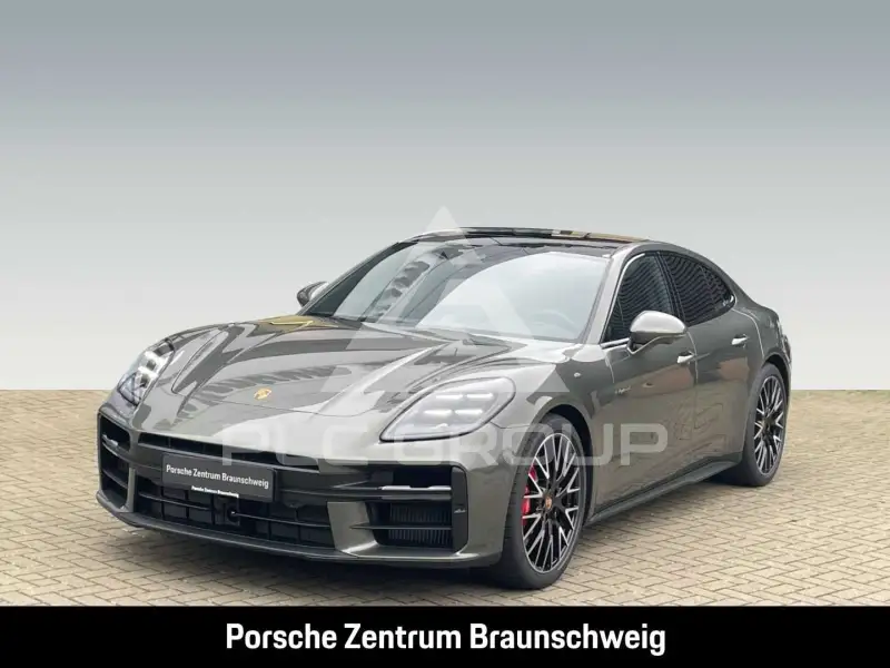 2026 Porsche Panamera