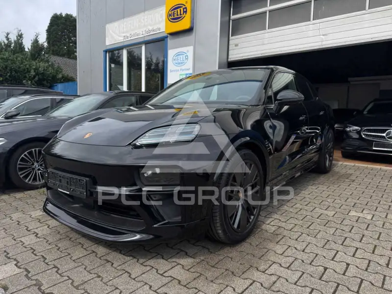 2026 Porsche MACAN